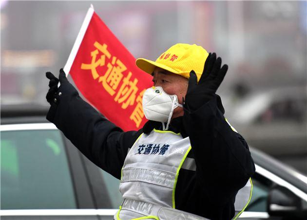 重磅！鄭州將取締馬路停車場 人行道禁設(shè)停泊位